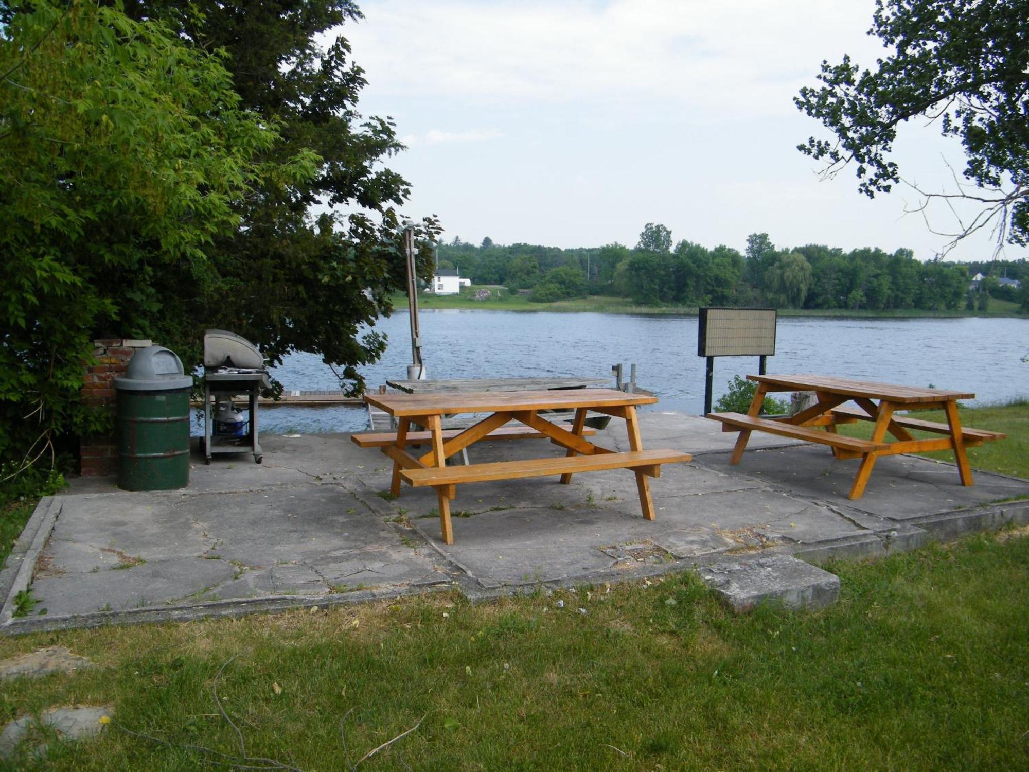 Campbellford River Inn Bagian luar foto