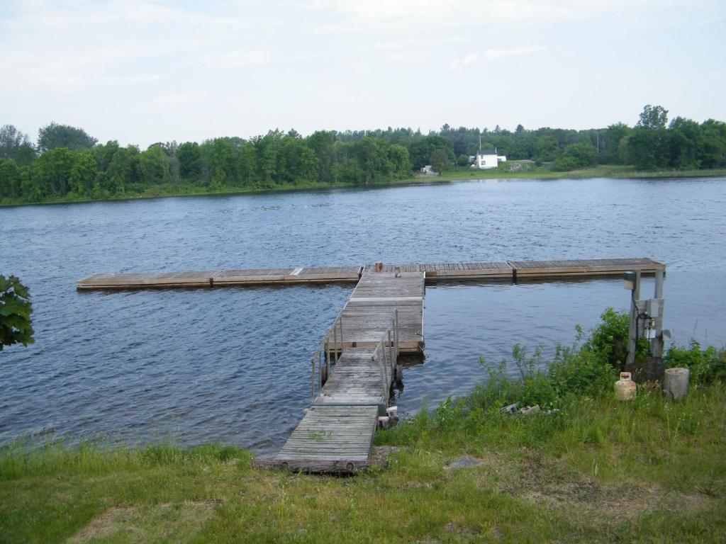 Campbellford River Inn Bagian luar foto