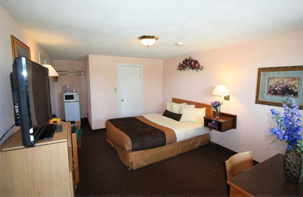 Campbellford River Inn Bagian luar foto