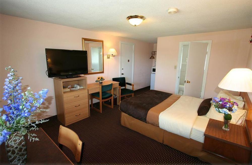 Campbellford River Inn Bagian luar foto