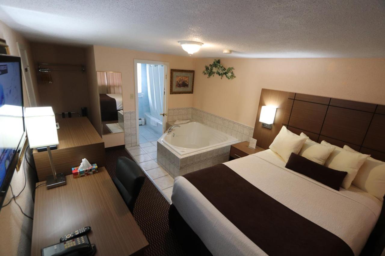 Campbellford River Inn Bagian luar foto